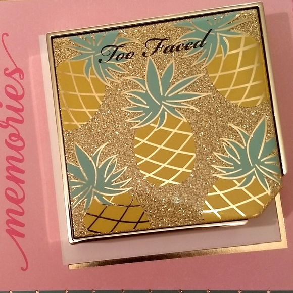 Too Faced Strobing Highlighting and Bronzing Duo - Picture 4 of 6